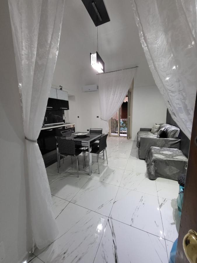 Apartamento La Casa Di Titina Nápoles Exterior foto