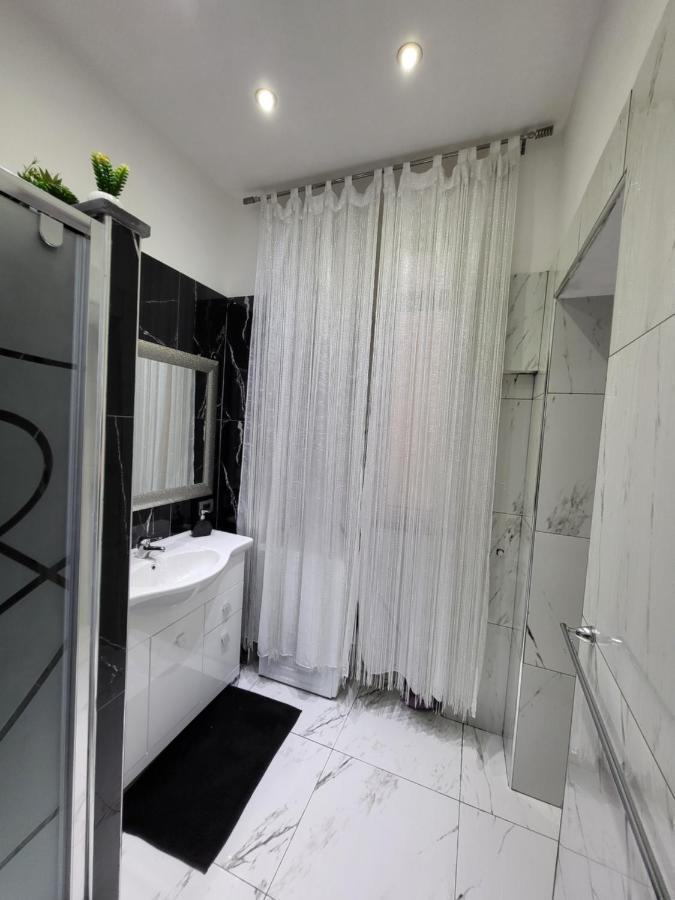 Apartamento La Casa Di Titina Nápoles Exterior foto
